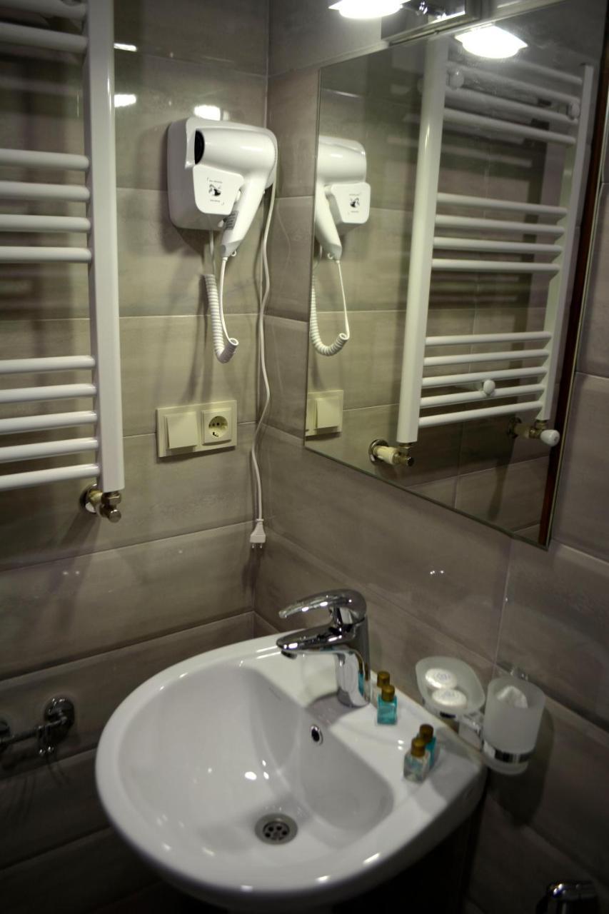 G&G Hotel Tbilisi Esterno foto