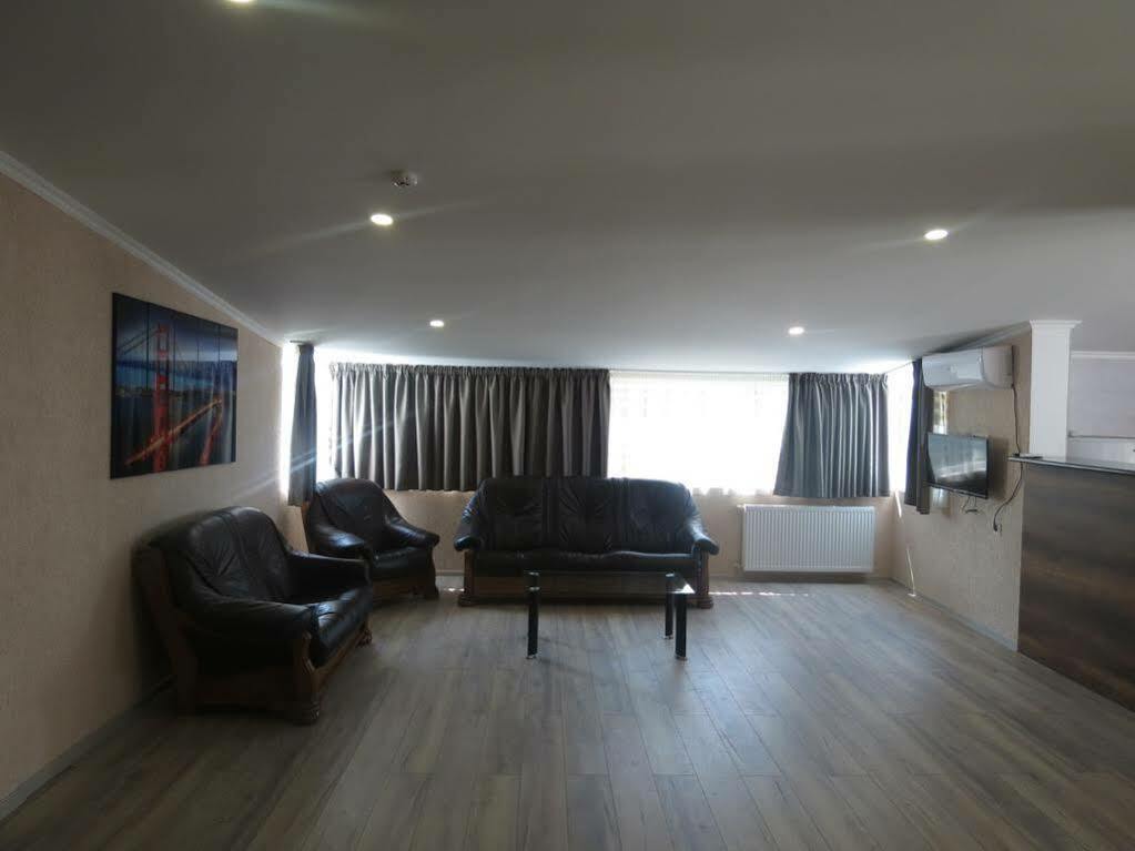 G&G Hotel Tbilisi Esterno foto